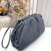 $112.00 USD Bottega Veneta BV AAA Quality Messenger Bags For Women #1388023