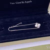 $25.00 USD Van Cleef & Arpels Bracelets For Women #1390347