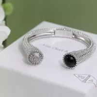 $39.00 USD Van Cleef & Arpels Bracelets For Women #1390410