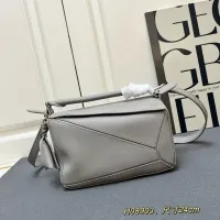 $108.00 USD LOEWE AAA Quality Messenger Bags For Women #1392163