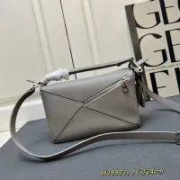 $108.00 USD LOEWE AAA Quality Messenger Bags For Women #1392163