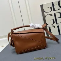 $108.00 USD LOEWE AAA Quality Messenger Bags For Women #1392167