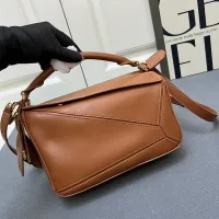 $108.00 USD LOEWE AAA Quality Messenger Bags For Women #1392167