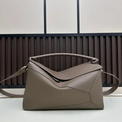 LOEWE AAA Quality Messenger Bags For Women #1393632
