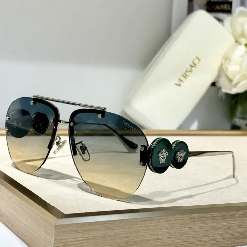 Versace AAA Quality Sunglasses #1393780