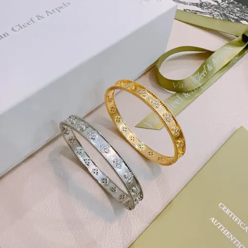 Replica Van Cleef & Arpels Bracelets #1398394 $39.00 USD for Wholesale