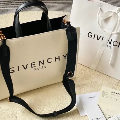 Givenchy AAA Quality Handbags For Women #1399006