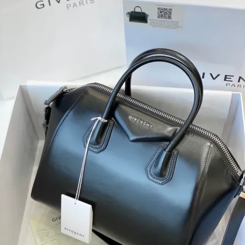 Givenchy AAA Quality Handbags For Women #1399020