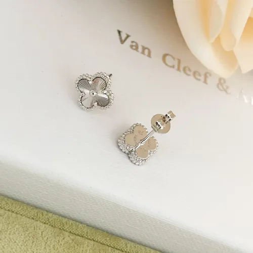 Replica Van Cleef & Arpels Earrings For Women #1406543 $25.00 USD for Wholesale