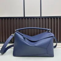 $240.00 USD LOEWE AAA Quality Messenger Bags For Women #1393631
