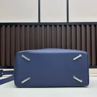 $240.00 USD LOEWE AAA Quality Messenger Bags For Women #1393631