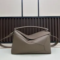 $240.00 USD LOEWE AAA Quality Messenger Bags For Women #1393632