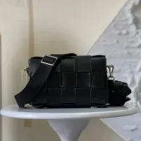 $102.00 USD Bottega Veneta BV AAA Quality Messenger Bags For Women #1393644