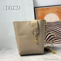 $128.00 USD Celine AAA Quality Messenger Bags For Women #1393649