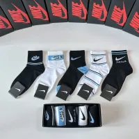 $27.00 USD Nike Socks #1396382