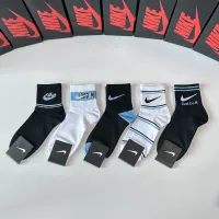 $27.00 USD Nike Socks #1396382