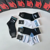 $27.00 USD Nike Socks #1396382