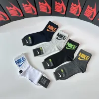 $27.00 USD Nike Socks #1396431