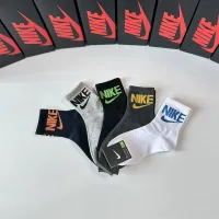 $27.00 USD Nike Socks #1396431