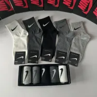 $27.00 USD Nike Socks #1396442