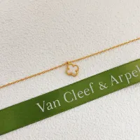 $25.00 USD Van Cleef & Arpels Necklaces For Women #1398245
