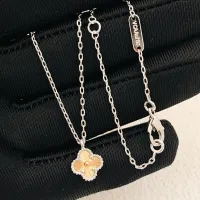 $27.00 USD Van Cleef & Arpels Necklaces For Women #1398299