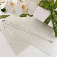 $27.00 USD Van Cleef & Arpels Necklaces For Women #1398300