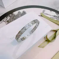 $39.00 USD Van Cleef & Arpels Bracelets #1398394