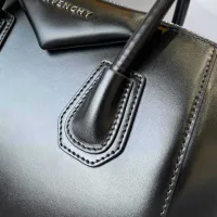 $172.00 USD Givenchy AAA Quality Handbags For Women #1399018