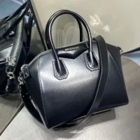 $240.00 USD Givenchy AAA Quality Handbags For Women #1399023
