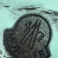 $32.00 USD Moncler T-Shirts Short Sleeved For Unisex #1402161