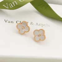 $25.00 USD Van Cleef & Arpels Earrings For Women #1406294