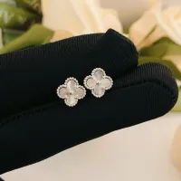 $25.00 USD Van Cleef & Arpels Earrings For Women #1406543
