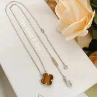 $25.00 USD Van Cleef & Arpels Necklaces For Women #1406555