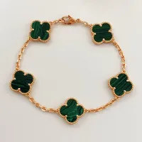 $34.00 USD Van Cleef & Arpels Bracelets For Women #1406588