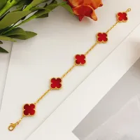 $34.00 USD Van Cleef & Arpels Bracelets For Women #1406595