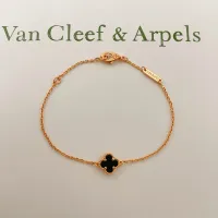 $25.00 USD Van Cleef & Arpels Bracelets For Women #1406622