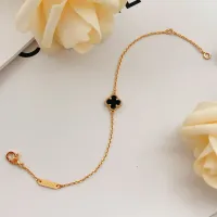 $25.00 USD Van Cleef & Arpels Bracelets For Women #1406622