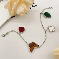 $34.00 USD Van Cleef & Arpels Bracelets For Women #1406632