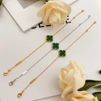 $25.00 USD Van Cleef & Arpels Bracelets For Women #1406648