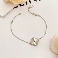 $25.00 USD Van Cleef & Arpels Bracelets For Women #1406652