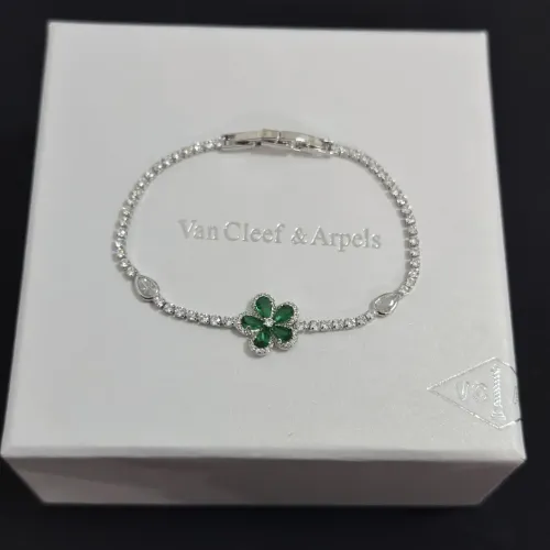Van Cleef & Arpels Bracelets For Women #1413296