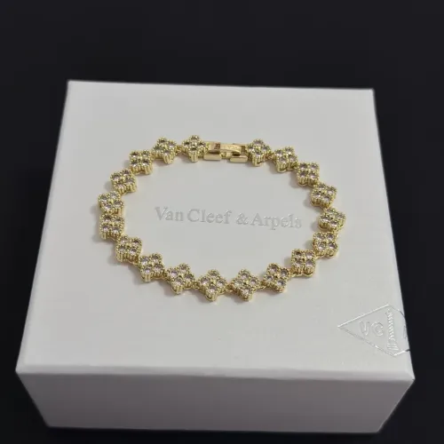 Van Cleef & Arpels Bracelets For Women #1413301