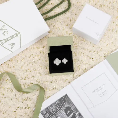 Replica Van Cleef & Arpels Rings For Women #1413598 $32.00 USD for Wholesale