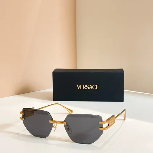 Versace AAA Quality Sunglasses #1415096
