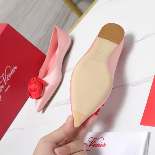 Replica Roger Vivier RV Flat Shoes For Women #1418117 $115.00 USD for Wholesale