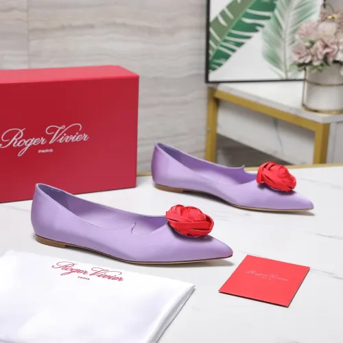 Replica Roger Vivier RV Flat Shoes For Women #1418119 $115.00 USD for Wholesale