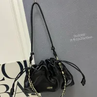 $112.00 USD LOEWE AAA Quality Messenger Bags For Women #1411152