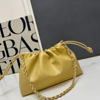 $112.00 USD LOEWE AAA Quality Messenger Bags For Women #1411154