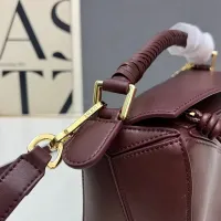 $105.00 USD LOEWE AAA Quality Messenger Bags For Women #1411158